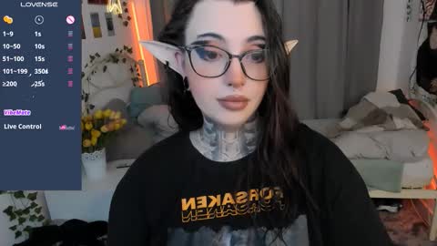 Snapshot of dixipixi_ chatting on 09-21-25, 05:31 dixipixi_ online show from 09-21-25, 05:31