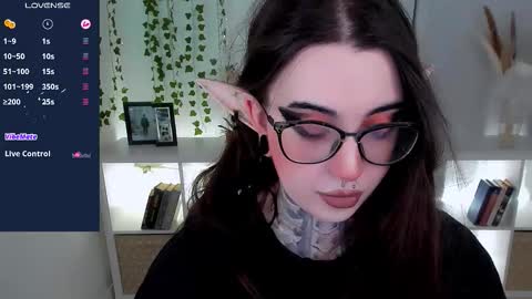 Snapshot of dixipixi_ chatting on 10-11-25, 06:01 dixipixi_ online show from 10-11-25, 06:01