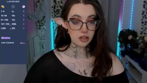 dixipixi_ online show from 12-20-25, 05:47