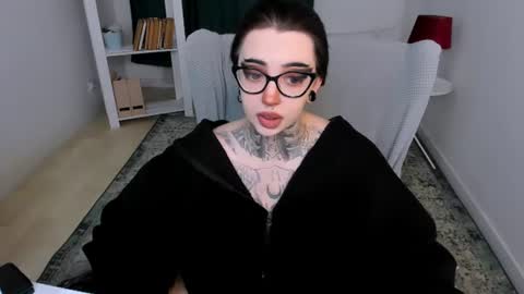 Snapshot of dixipixi_ chatting on 06-25-26, 07:13 dixipixi_ online show from 06-25-26, 07:13