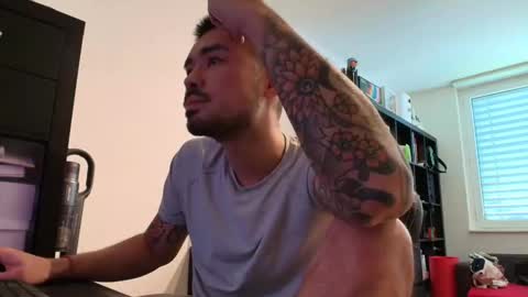 Snapshot of dixonhuang chatting on 09-19-25, 08:05 D online show from 09-19-25, 08:05