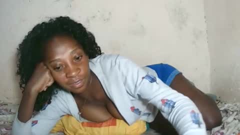 Snapshot of djamellah chatting on 05-12-26, 04:20 djamellah online show from 05-12-26, 04:20