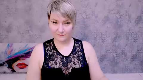 Snapshot of djullia chatting on 02-14-25, 12:36 djullia online show from 02-14-25, 12:36