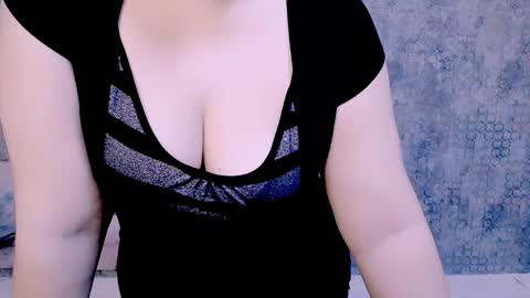 Snapshot of djullia chatting on 03-09-25, 06:06 djullia online show from 03-09-25, 06:06