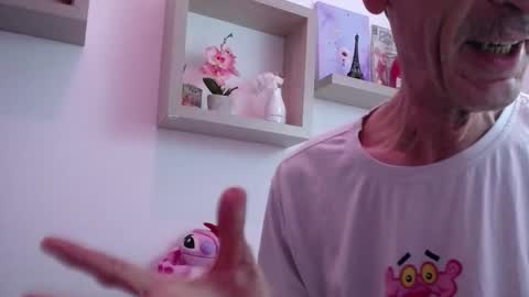 Snapshot of dlacarra chatting on 11-16-25, 01:33 David Lucky 13 online show from 11-16-25, 01:33