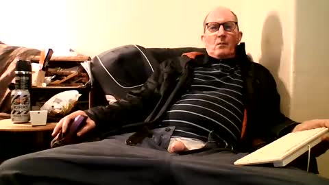 Doggsaur online show from 01-13-25, 03:58