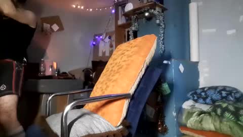 Snapshot of dogwithamohawk chatting on 01-04-25, 12:49 dogwithamohawk online show from 01-04-25, 12:49