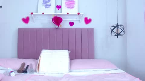 Snapshot of dolce_horny chatting on 03-10-25, 01:10 Dolce online show from 03-10-25, 01:10