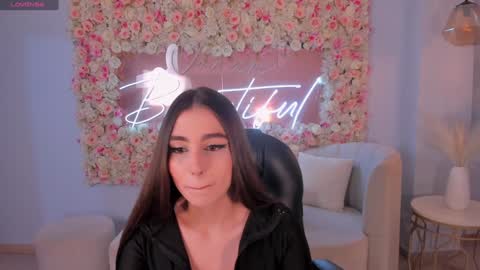 Dolcie  online show from 01-07-25, 11:26