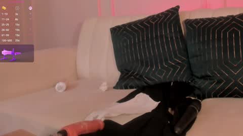 Dolcie  online show from 01-08-25, 09:44