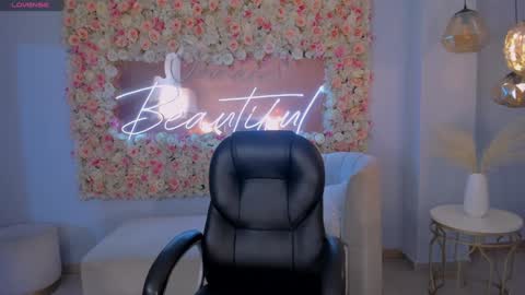 Dolcie  online show from 01-11-25, 11:45