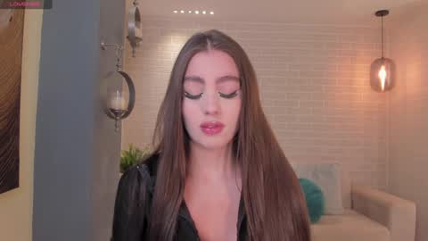 Dolcie  online show from 02-07-25, 11:56