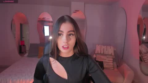 Dolcie  online show from 02-18-25, 12:17