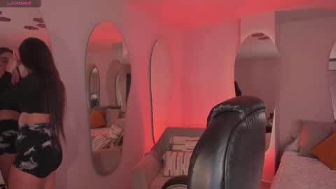 Dolcie  online show from 02-19-25, 12:00