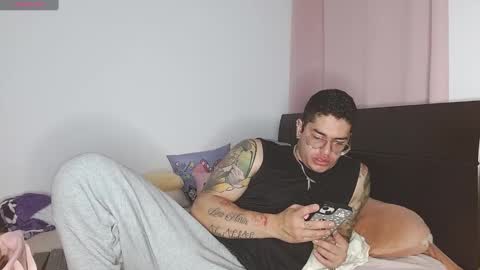 Auro and Santiago online show from 01-15-25, 02:27