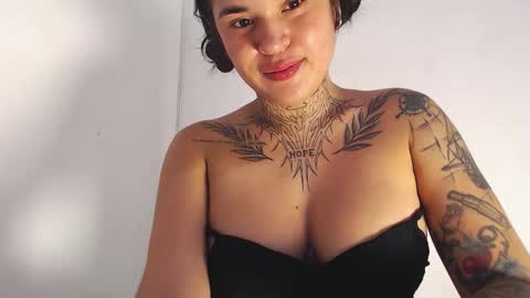 Snapshot of doll_and_thebrown chatting on 12-18-25, 04:51 doll_and_thebrown online show from 12-18-25, 04:51