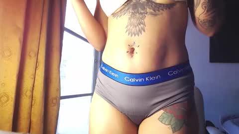 Snapshot of doll_and_thebrown chatting on 12-22-25, 07:11 doll_and_thebrown online show from 12-22-25, 07:11