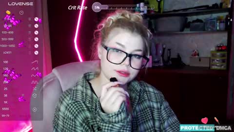 Snapshot of doll_chloe_ chatting on 12-03-24, 08:39 Chloe online show from 12-03-24, 08:39