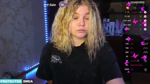 Snapshot of doll_chloe_ chatting on 12-16-24, 07:04 Chloe online show from 12-16-24, 07:04