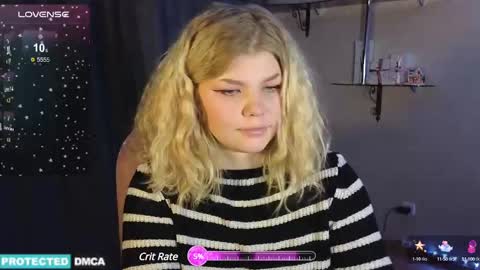 Snapshot of doll_chloe_ chatting on 12-19-24, 05:08 Chloe online show from 12-19-24, 05:08