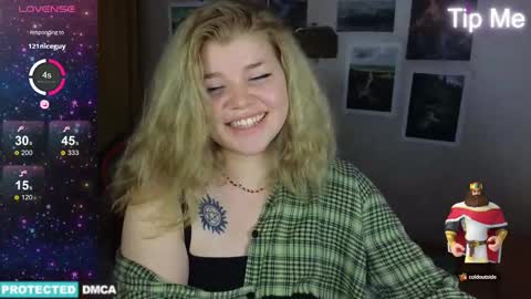 Snapshot of doll_chloe_ chatting on 01-02-25, 09:39 Chloe online show from 01-02-25, 09:39