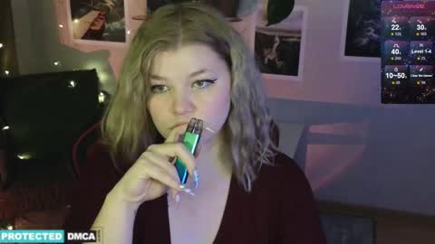 Snapshot of doll_chloe_ chatting on 01-14-25, 04:36 Chloe online show from 01-14-25, 04:36