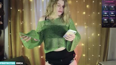 Snapshot of doll_chloe_ chatting on 01-16-25, 07:28 Chloe online show from 01-16-25, 07:28