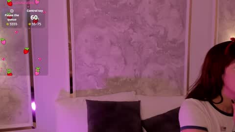 Snapshot of doll_eyeess_ chatting on 11-04-25, 02:10 D online show from 11-04-25, 02:10