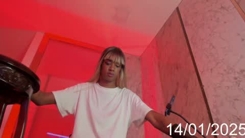 Snapshot of doll_isaa chatting on 01-14-25, 08:31 ISA DOLL online show from 01-14-25, 08:31