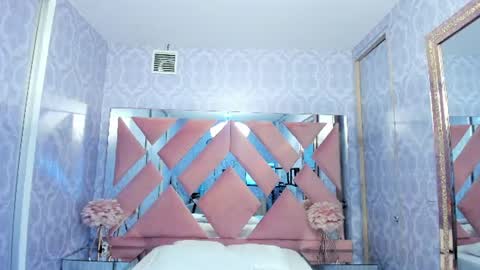 Snapshot of doll_skinny18 chatting on 06-19-26, 11:08 Samy online show from 06-19-26, 11:08