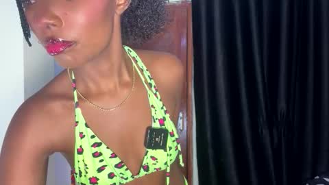 Snapshot of dolldol18 chatting on 11-01-25, 07:49 Doll online show from 11-01-25, 07:49