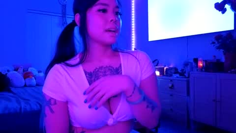 Snapshot of dolllface chatting on 02-19-25, 04:55 DOLLLFACE online show from 02-19-25, 04:55