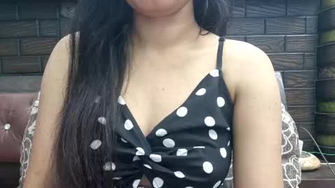 Snapshot of dollmeenu chatting on 11-03-25, 04:30 dollmeenu online show from 11-03-25, 04:30