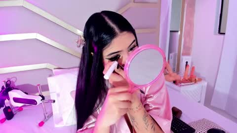 Snapshot of dollsweety chatting on 09-25-25, 09:29 Dollsweety online show from 09-25-25, 09:29