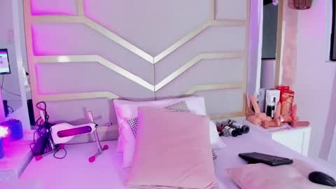 Snapshot of dollsweety chatting on 10-02-25, 10:28 Dollsweety online show from 10-02-25, 10:28