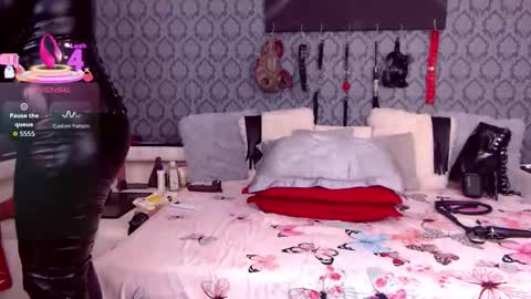 Dolly online show from 09-12-25, 11:32