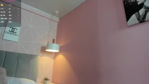 Call me Zoe  online show from 12-15-25, 04:06