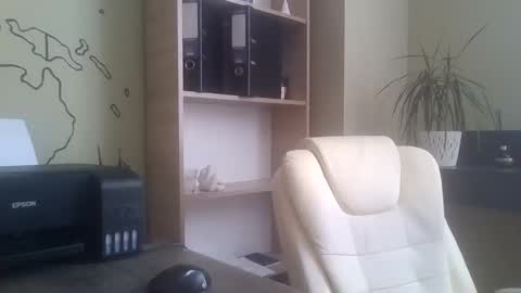 Snapshot of dollyroma chatting on 11-24-25, 09:53 DollyRoma online show from 11-24-25, 09:53