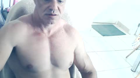 Snapshot of dom_sexx chatting on 01-12-25, 05:33 dom_sexx online show from 01-12-25, 05:33