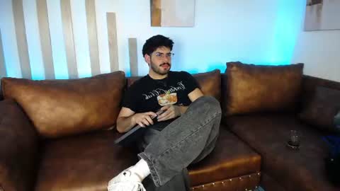 domboy  online show from 06-22-26, 08:39