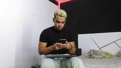 Snapshot of dombylogan chatting on 03-03-26, 03:18 Logan online show from 03-03-26, 03:18