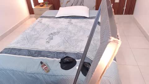 Snapshot of domenica_west chatting on 10-27-25, 12:20 domenica online show from 10-27-25, 12:20