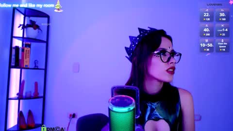 Snapshot of domgiirl chatting on 12-17-24, 07:15 Mistress online show from 12-17-24, 07:15