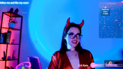 Snapshot of domgiirl chatting on 01-09-25, 02:33 Mistress online show from 01-09-25, 02:33