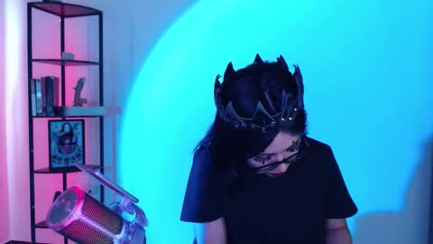 Snapshot of domgiirl chatting on 11-20-25, 05:01 Mistress online show from 11-20-25, 05:01