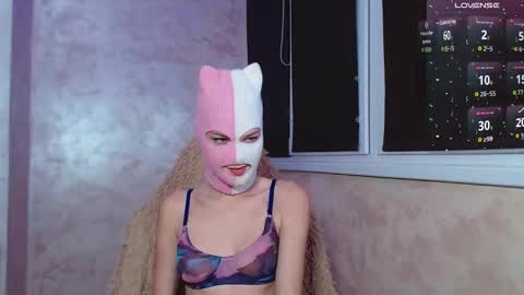 Snapshot of domiiniicana chatting on 09-24-25, 06:00 domiiniicana online show from 09-24-25, 06:00