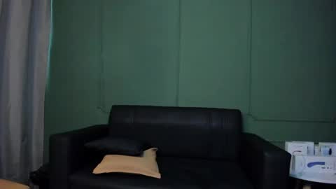 Snapshot of dominc_berry chatting on 04-25-26, 01:41 Dominc berry online show from 04-25-26, 01:41