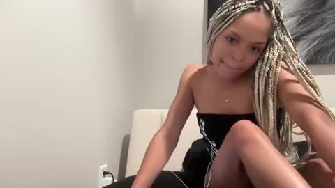 domincanprettyfeett online show from 06-03-26, 06:05