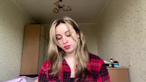 Mia online show from 05-19-26, 07:15