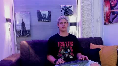 DOMI online show from 04-12-26, 03:11